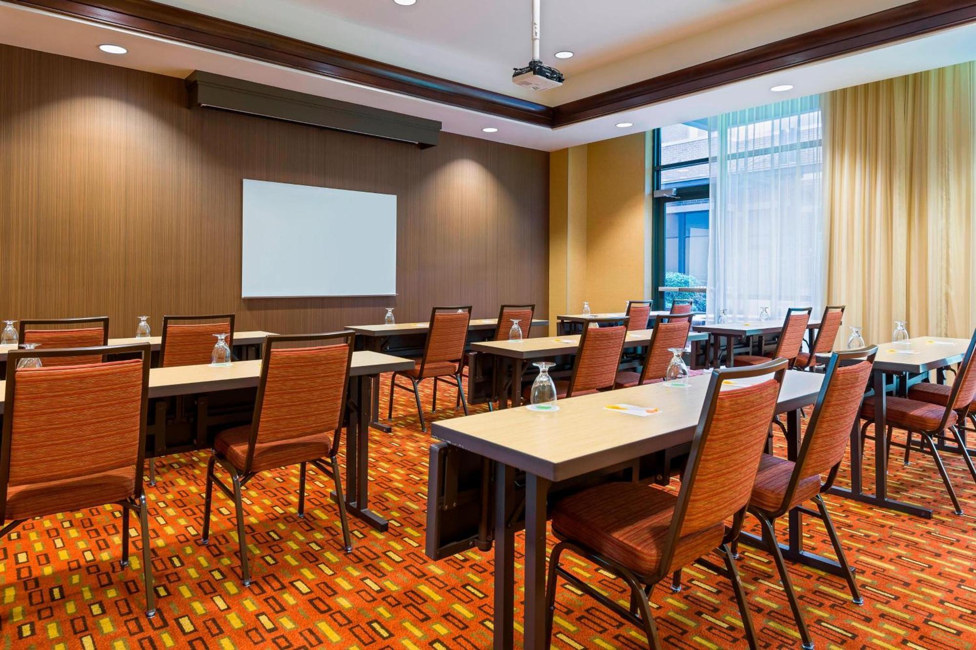 מלון Courtyard By Marriott Little Rock Downtown מראה חיצוני תמונה